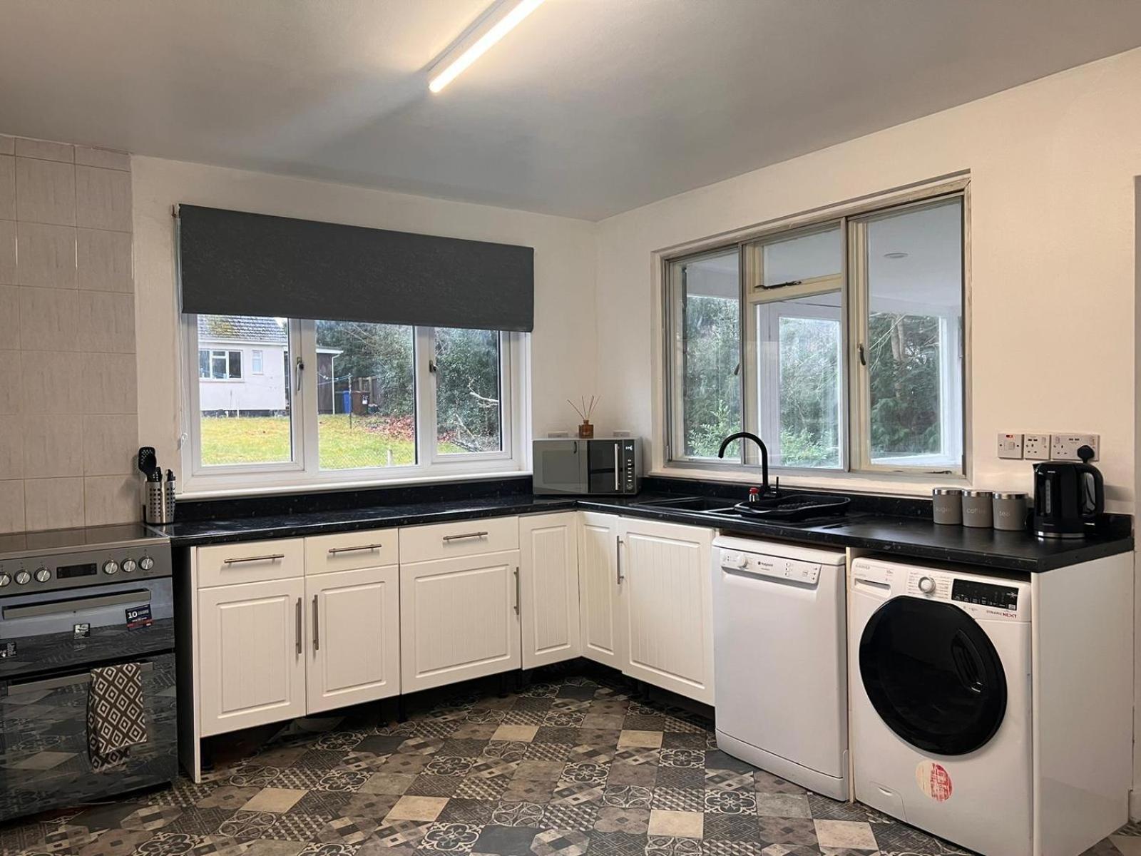 Shared House In Central Location Инвернес Екстериор снимка